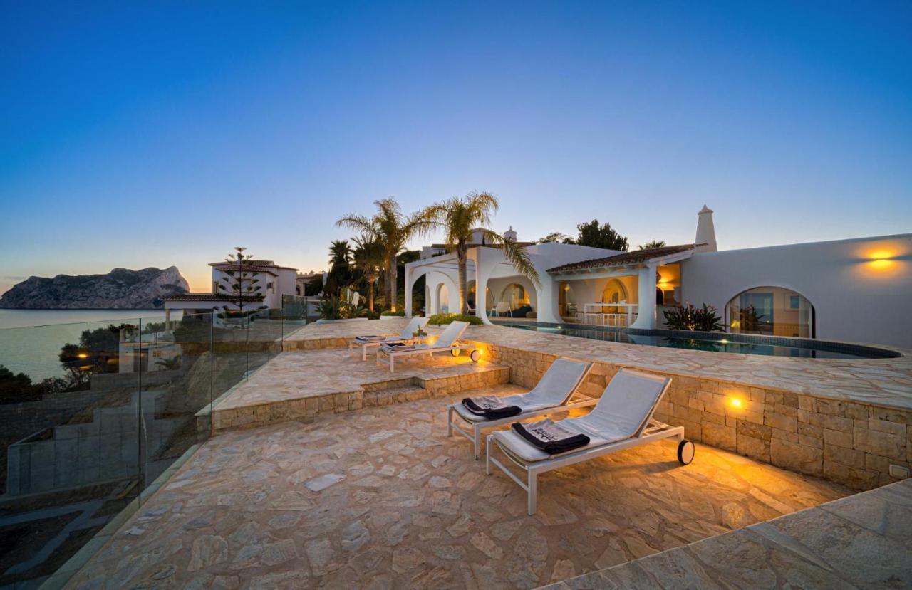 Vertigo- Managed By Almarina Villa *