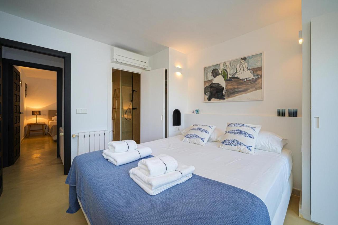 Vertigo- Managed By Almarina Villa