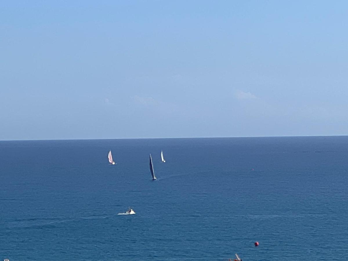 Sol Y Mar *