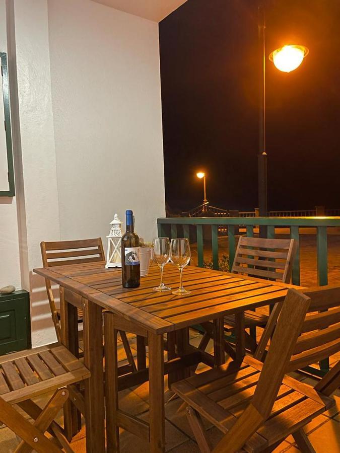 Primera Línea En Piscinas Naturales. Apartamento *