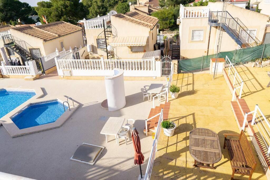 Spacious 2 Bed Detached With Communal Pool * La Florida (Valencia)