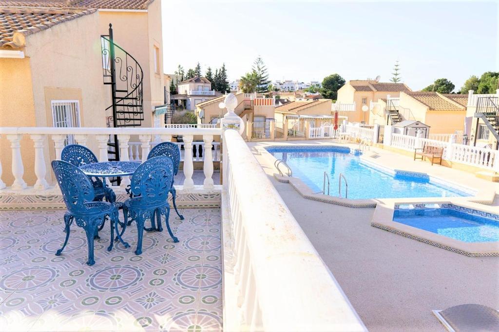 Villa Spacious 2 Bed Detached With Communal Pool La Florida (Valencia)