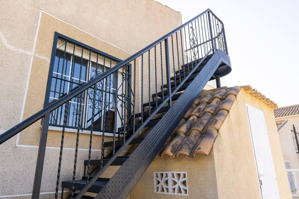 Spacious 2 Bed Detached With Communal Pool Villa La Florida (Valencia)