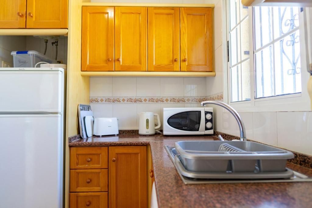 Villa Spacious 2 Bed Detached With Communal Pool *