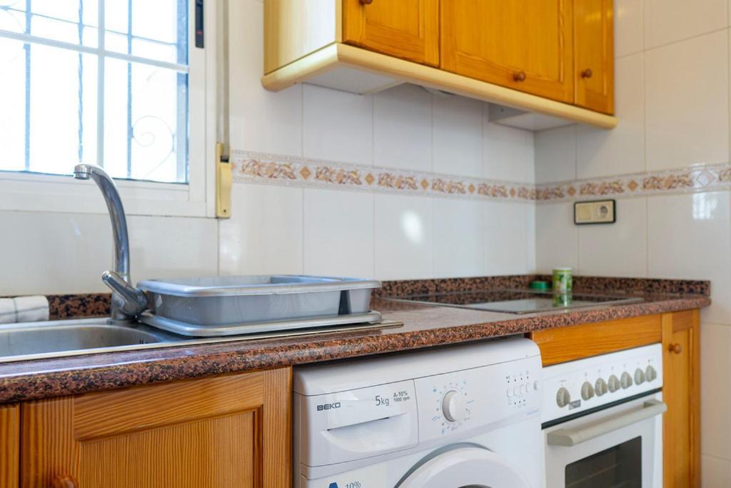 Villa Spacious 2 Bed Detached With Communal Pool