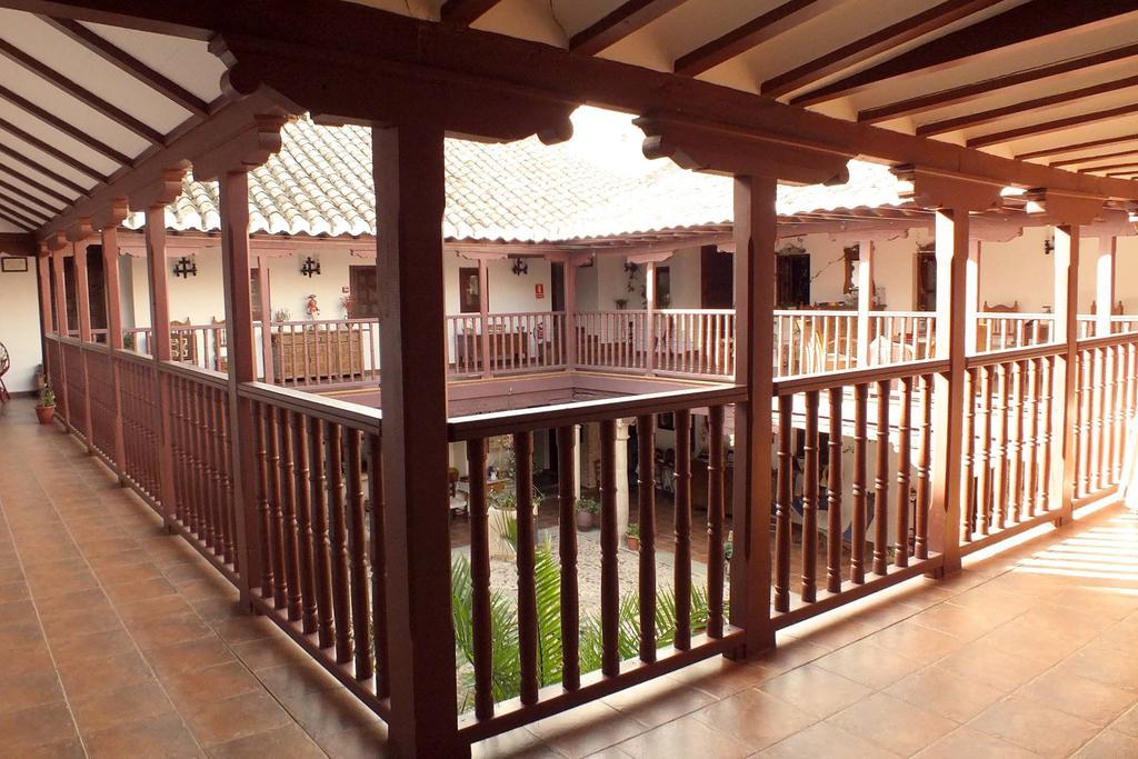 Hotel Caballeros