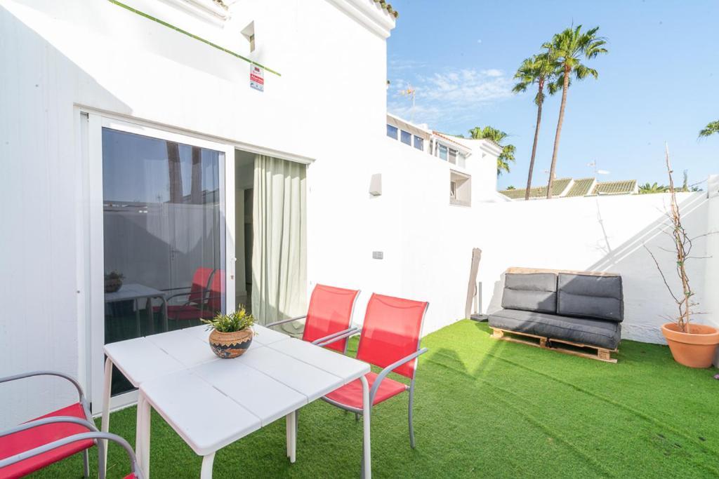 Deluxe Duplex Private Parking Apartment