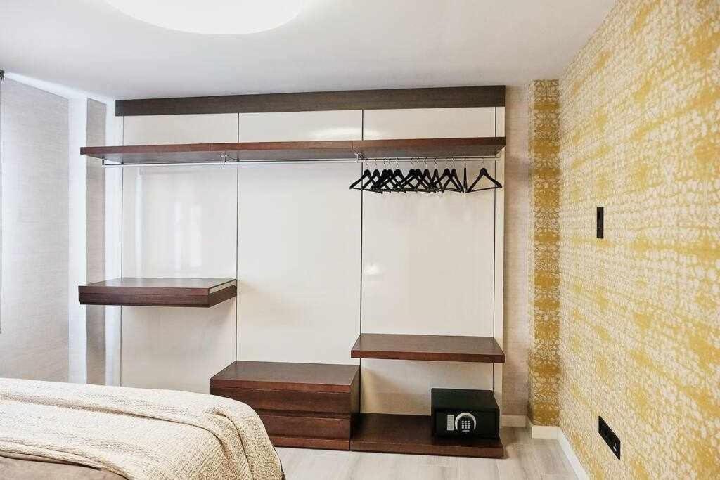 Alameda Apartment *