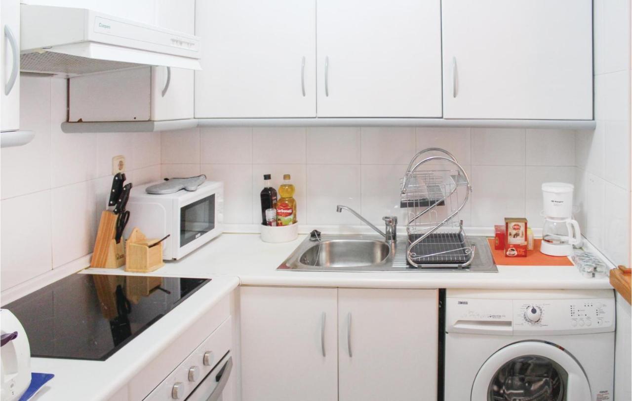 Apartment Beautiful In With 1 Bedrooms, Outdoor Swimming Pool And Swimming Pool