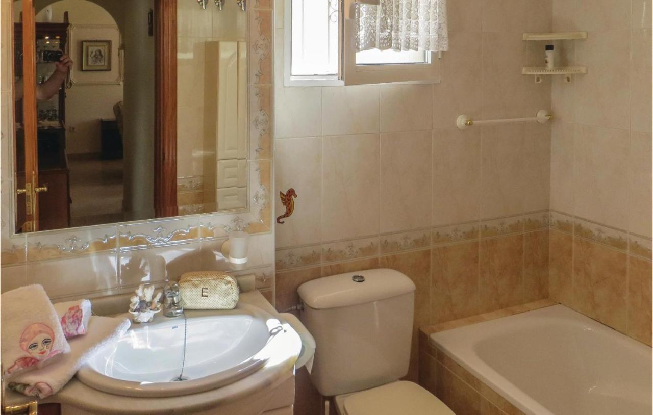 Сasa de vacaciones 2 Bedroom Lovely In *