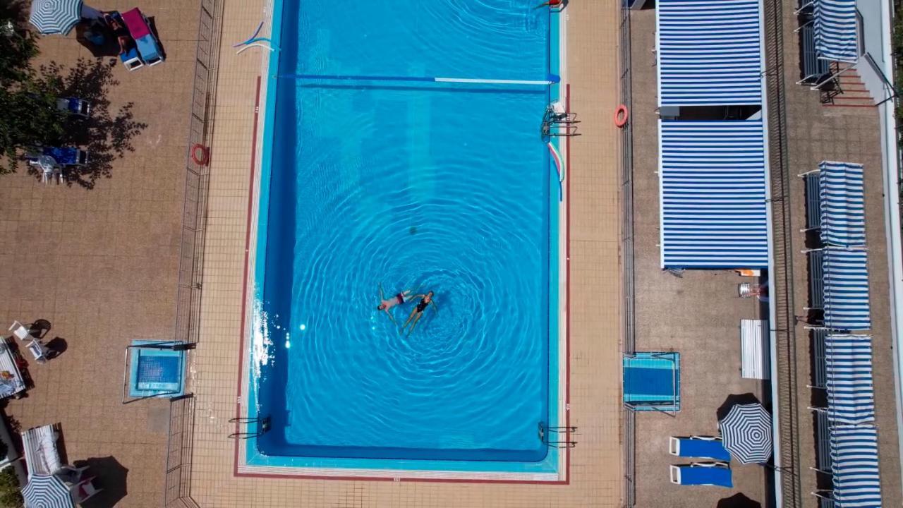 Resort Balneario De - Becquer