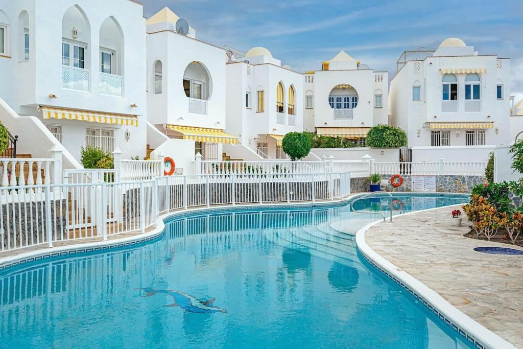 Large House With Garden And Direct Access To The Pool Holiday home *