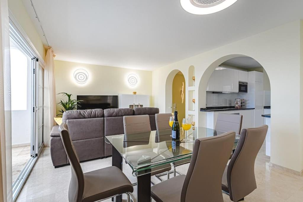 Large House With Garden And Direct Access To The Pool Holiday home Callao Salvaje