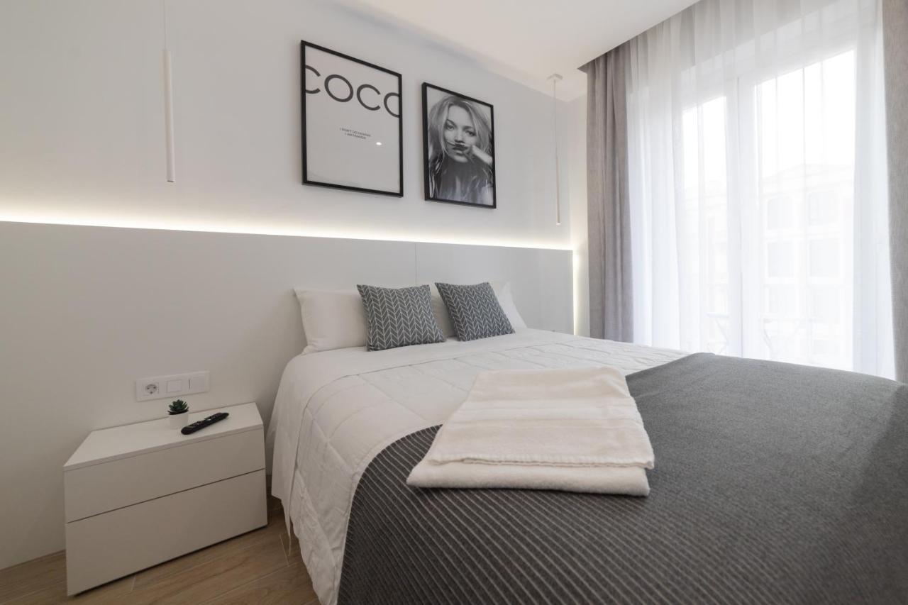 Ayuntamiento Av De La Paz Apartment