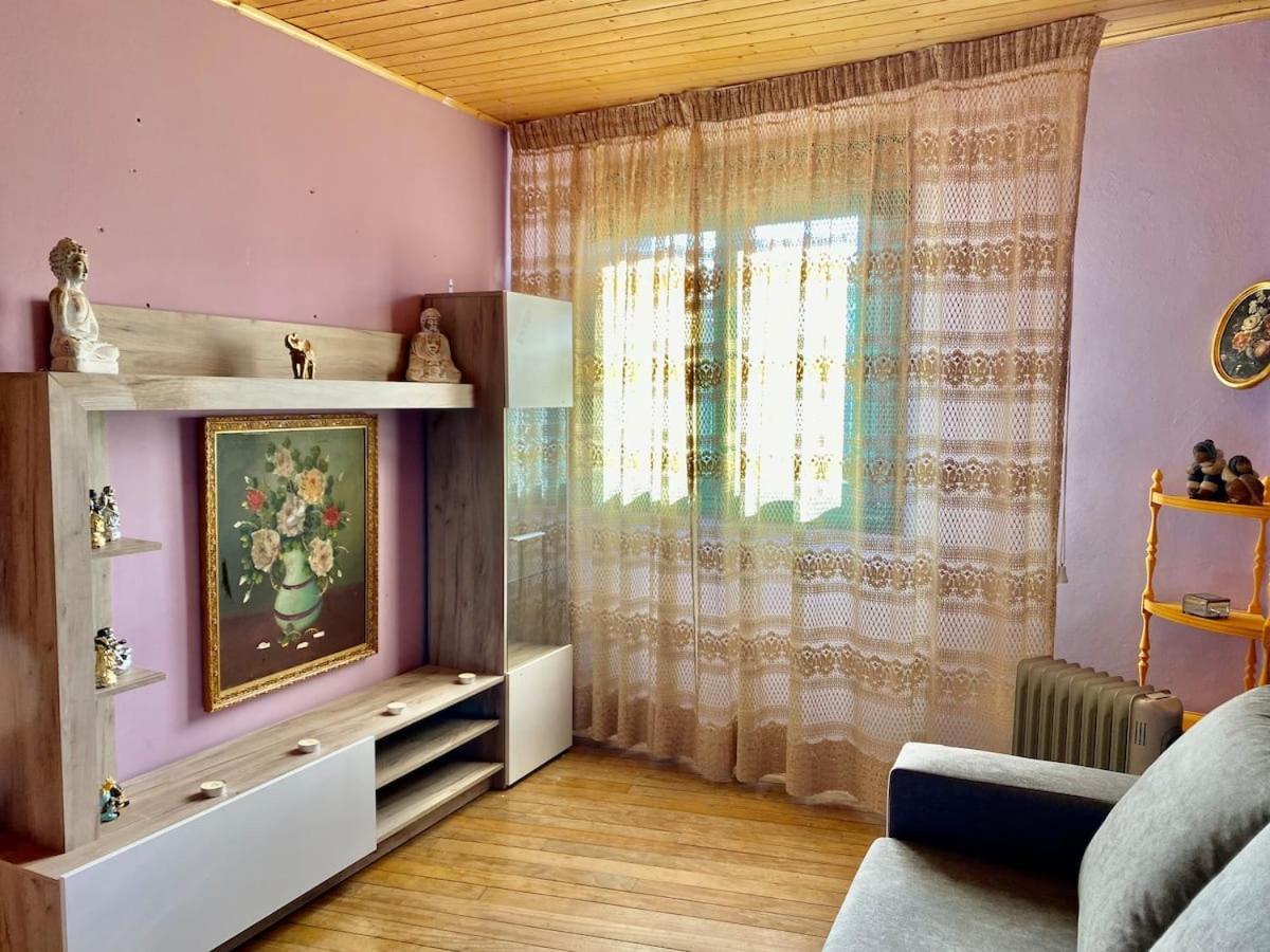 Entero Con Piscina Y Jardin. Сasa de vacaciones