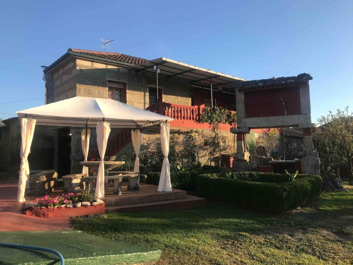 Entero Con Piscina Y Jardin. Сasa de vacaciones Ourense
