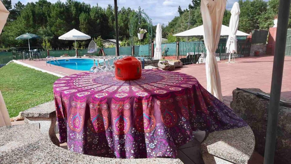 Entero Con Piscina Y Jardin. Сasa de vacaciones