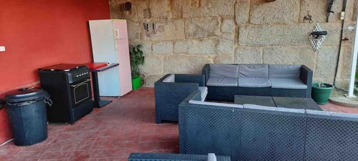 Entero Con Piscina Y Jardin. Ourense