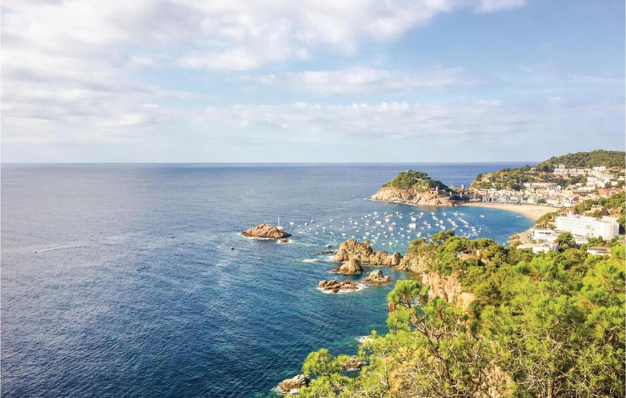 Apartment Stunning In With Kitchen Tossa de Mar