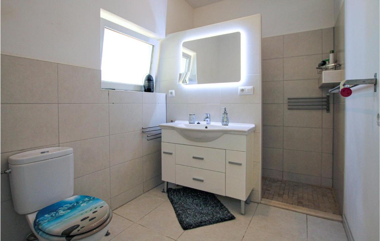 Сasa de vacaciones 5 Bedroom Cozy In *
