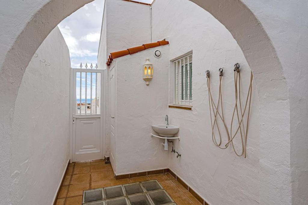 Large House With Garden And Direct Access To The Pool Holiday home *
