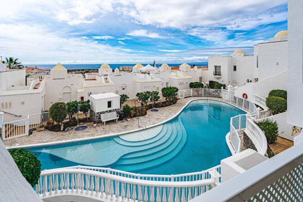 Large House With Garden And Direct Access To The Pool