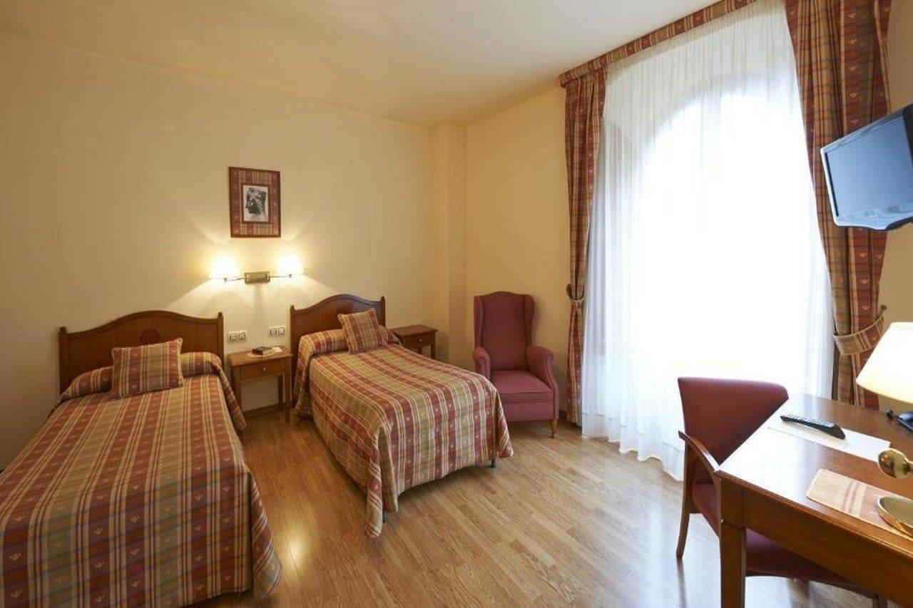 Abat Cisneros Hotel