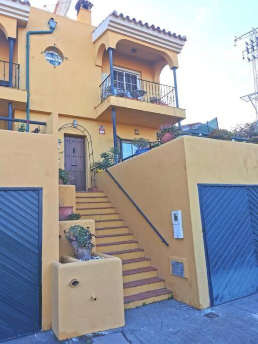 3 Bedroom With Amazing Views & Outdoor Spaces *