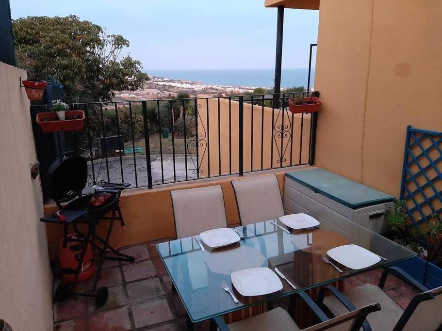 3 Bedroom With Amazing Views & Outdoor Spaces *