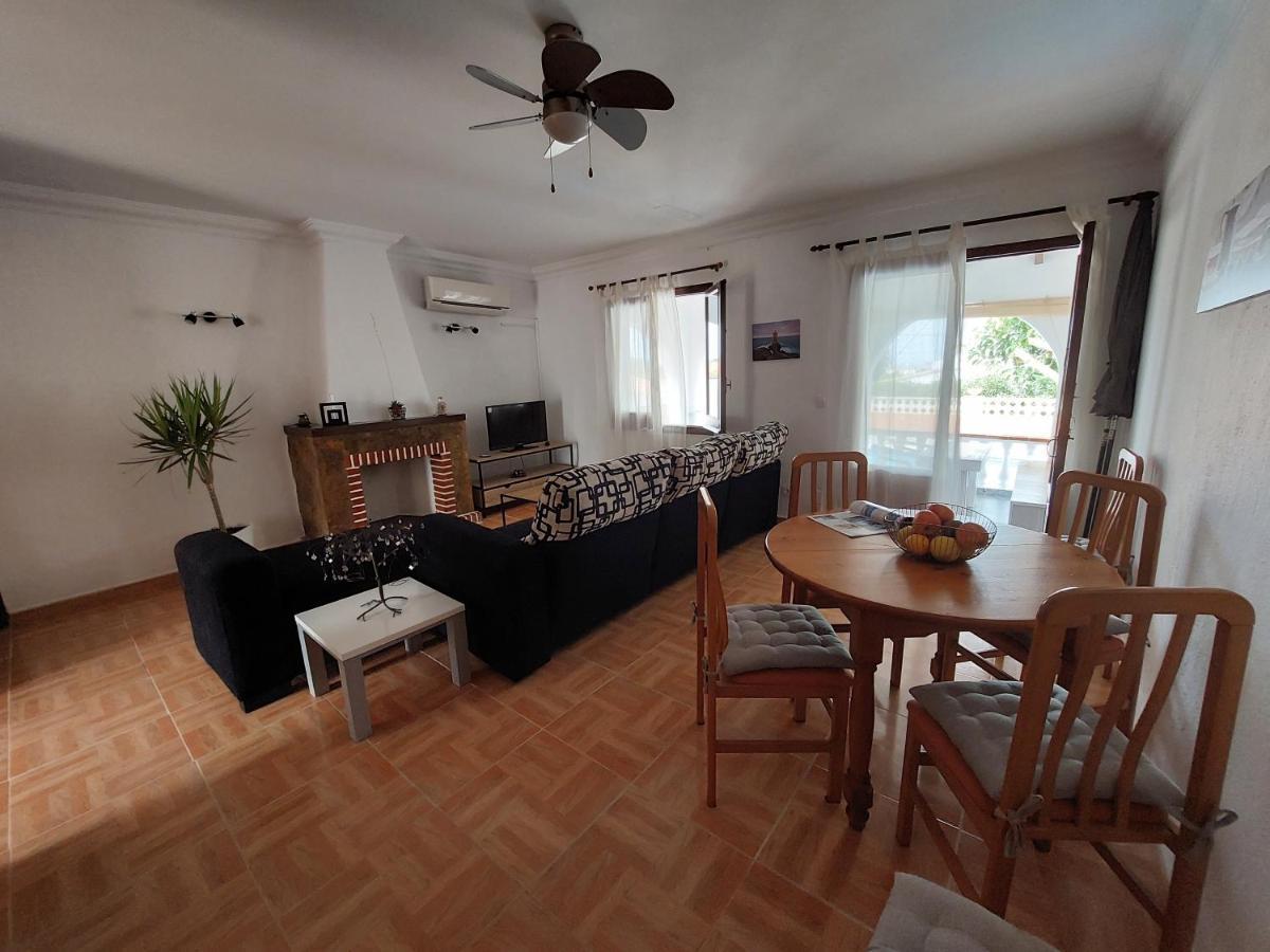 Martinez Villa