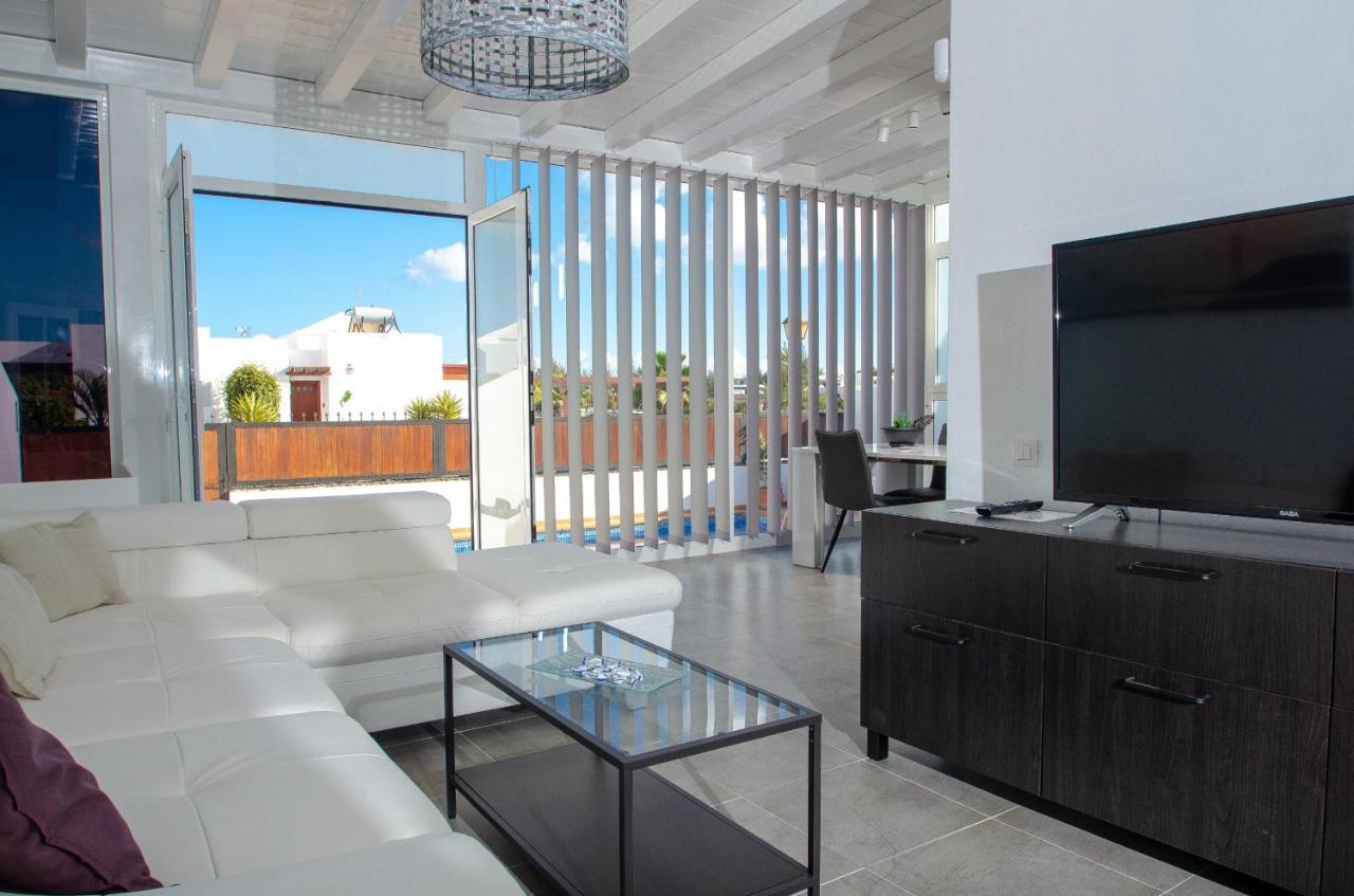 Sunset Playa Blanca Villa