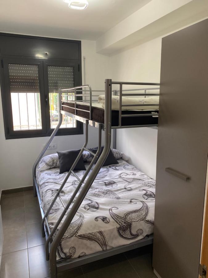 Ample House With Views In Front Of Baells Reservoir Holiday home