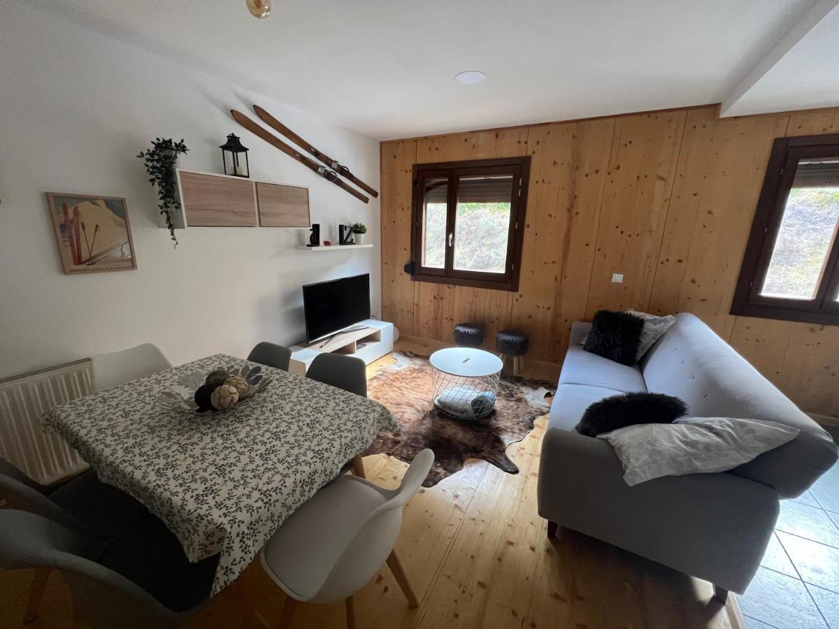 Luga Apartment *