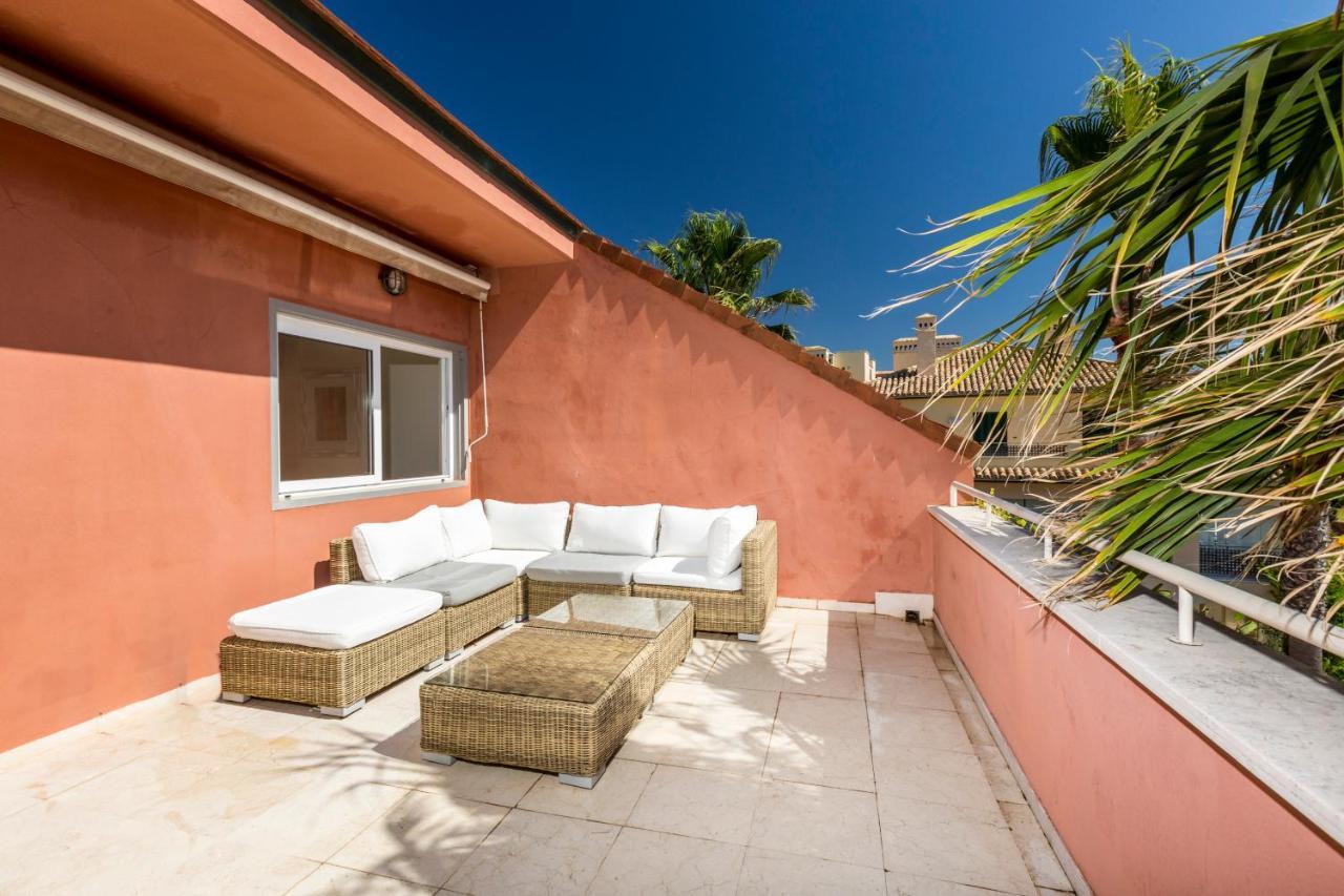 First Line Penthouse In Puerto With Seaviews Sotogrande