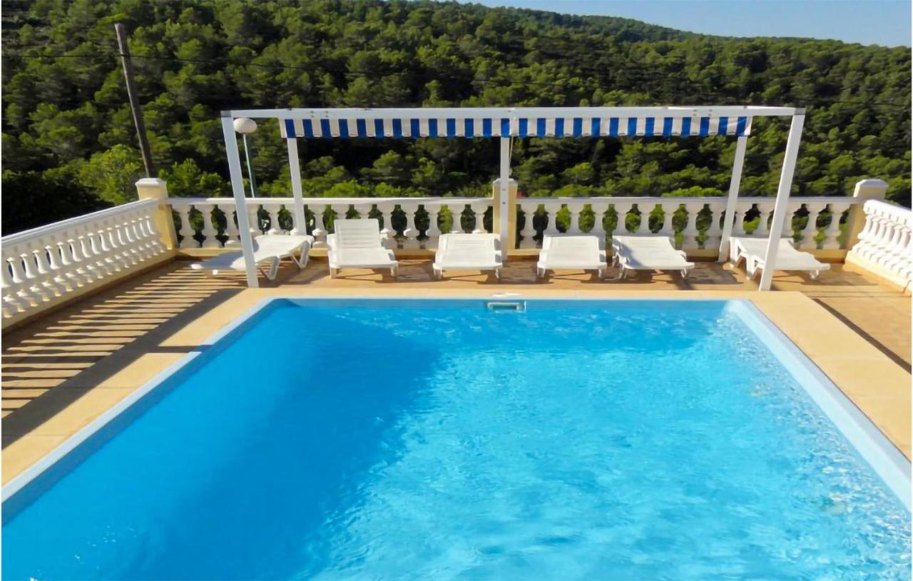 4 Bedroom Gorgeous In La Font Den Carros