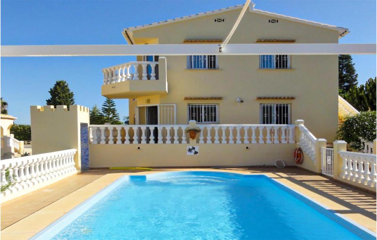 Сasa de vacaciones 4 Bedroom Gorgeous In La Font Den Carros Castillo del Reboller