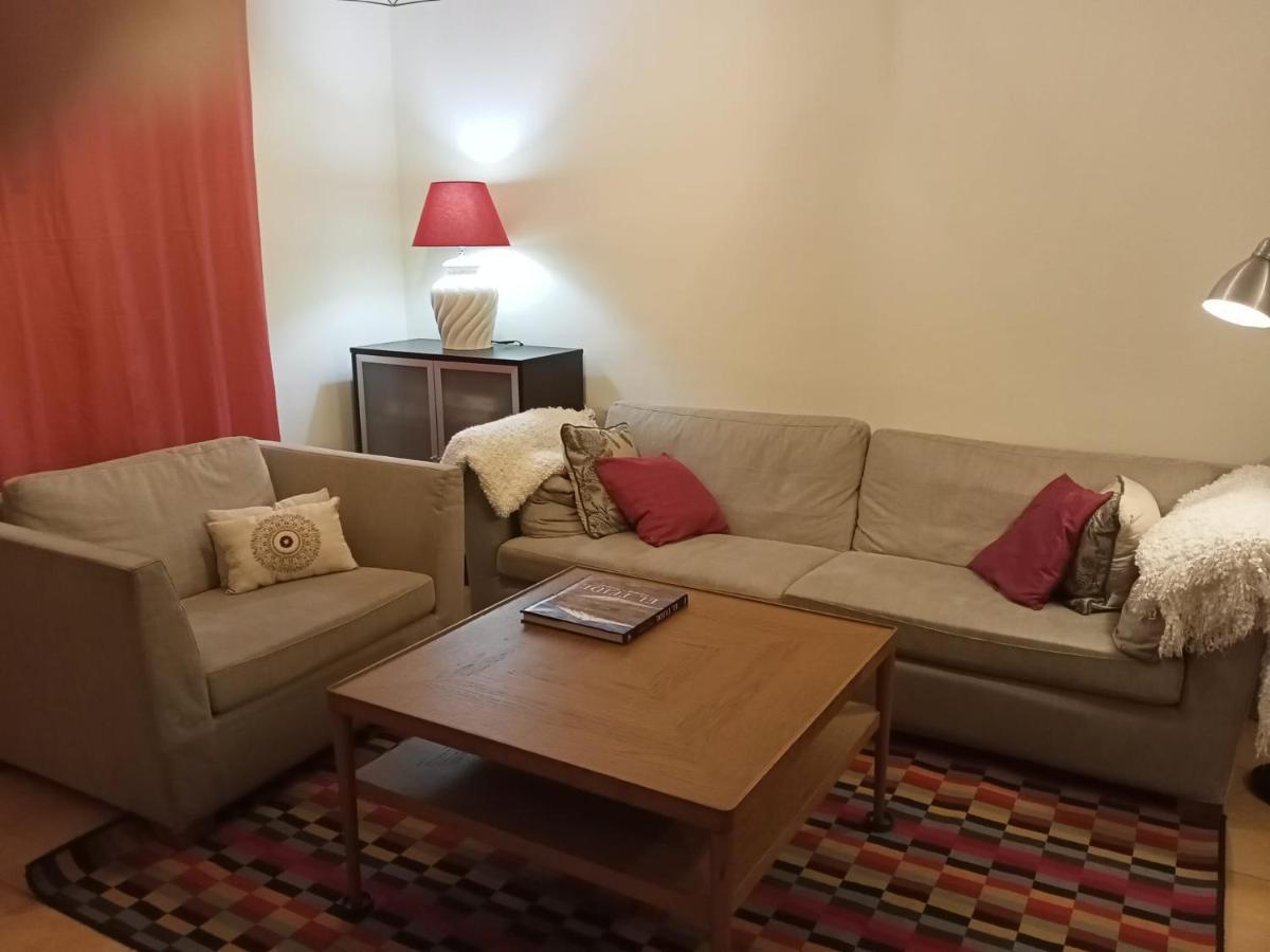 Cheerful 3 Bedroom Town House With Garage Holiday home *