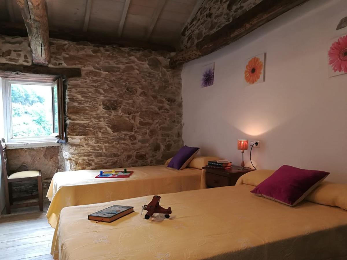 Las Casitas De Peares Holiday home Carballedo (Ourense)