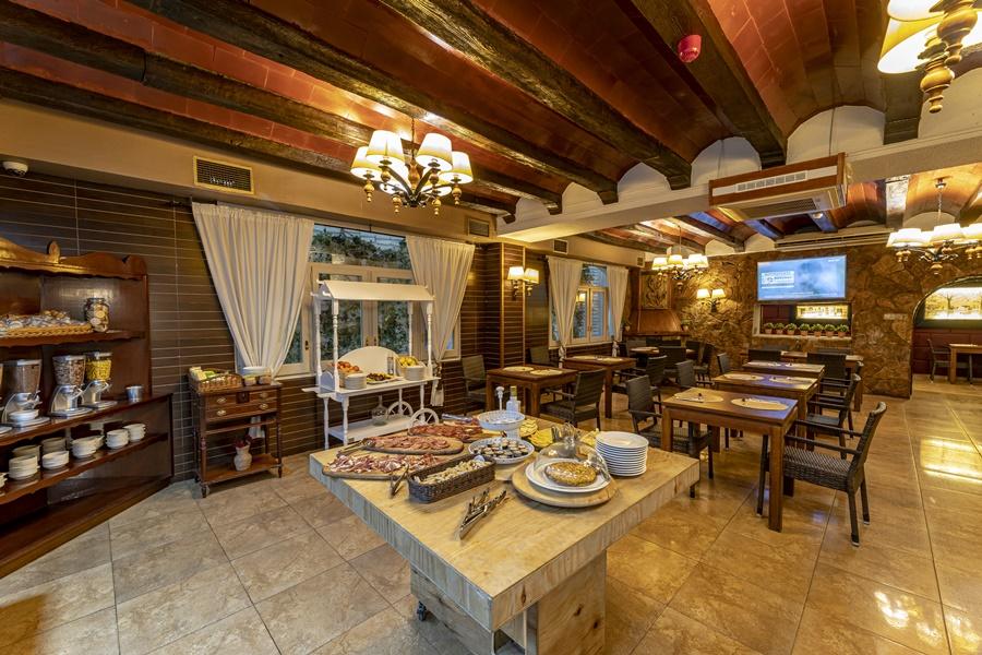 Nastasi & Hotel 4*