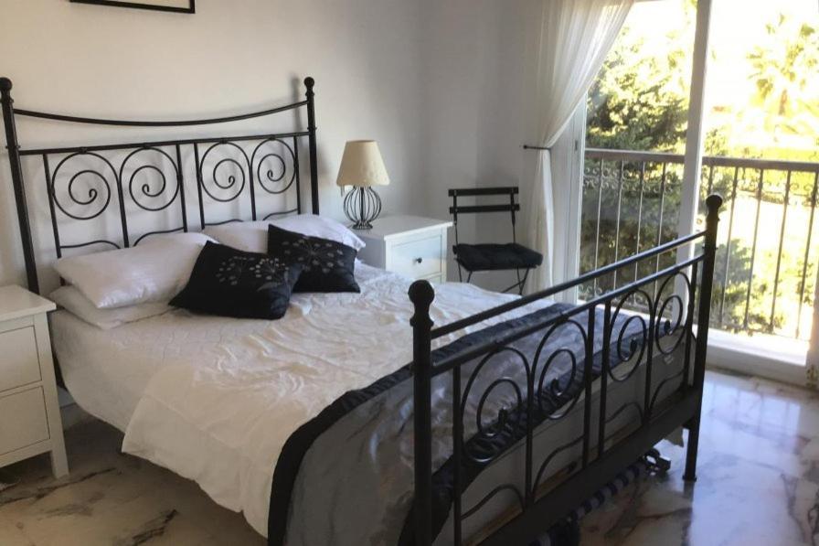 Lets In The Sun - - With Sea Or Pool Views * La Cala De Mijas