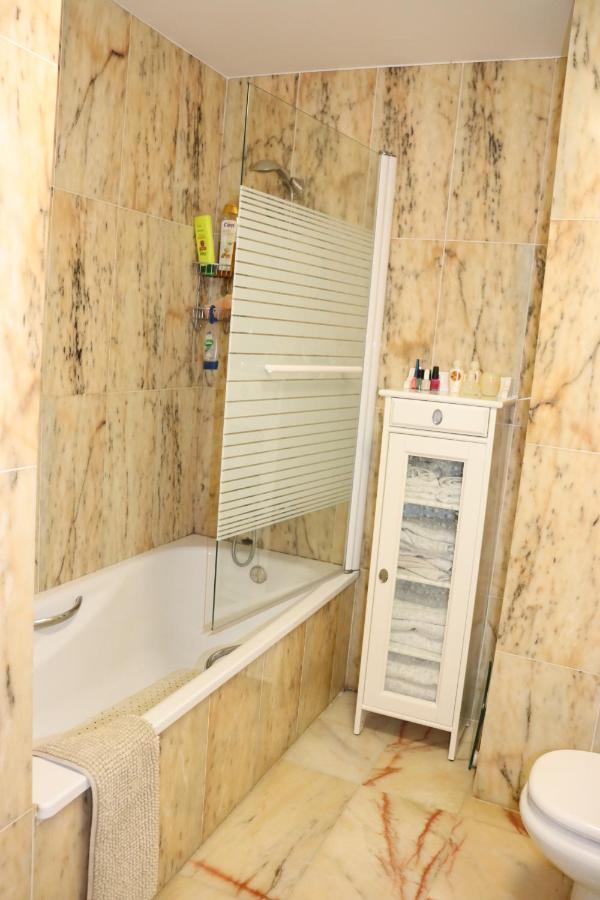 Lets In The Sun - - With Sea Or Pool Views Apartamento *