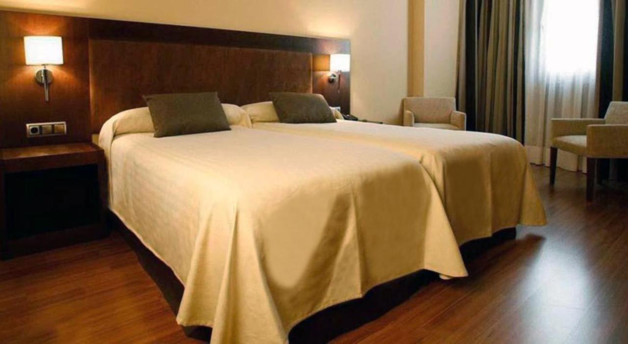 Hotel De Aranda 4*