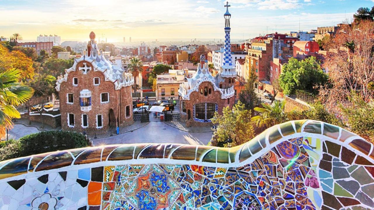 Entire New 20' From Barcelona *