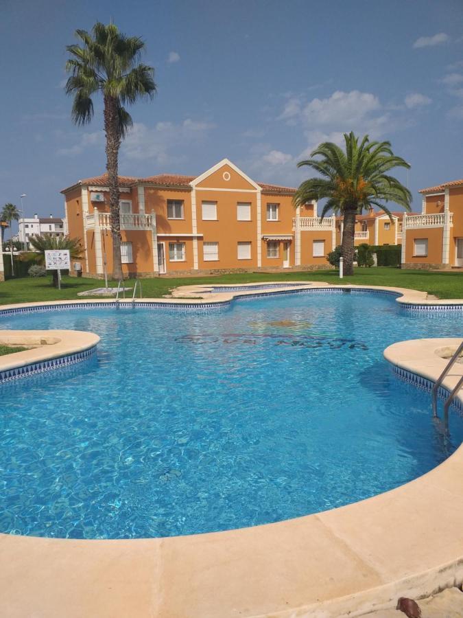 Nova Flat In Front Of Met Apartment Oliva