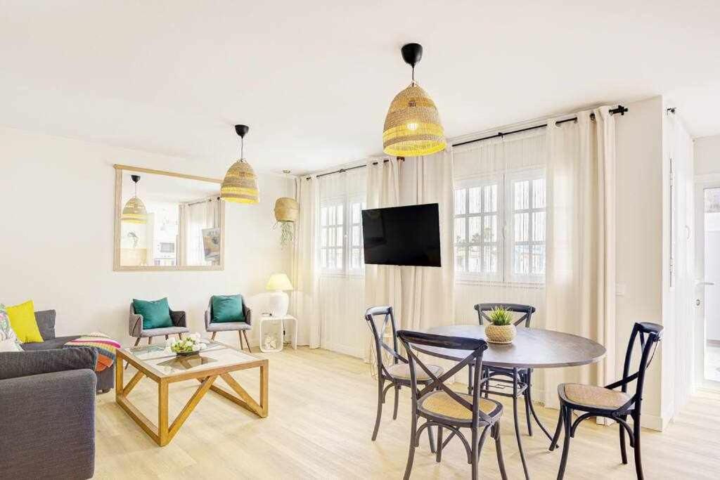La Favorita Preciosa Con Piscina Privada Corralejo