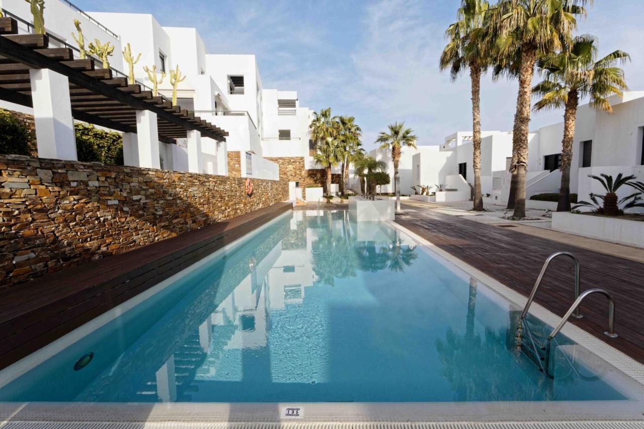 Spectacular Aprt. In Front Of The Sea *