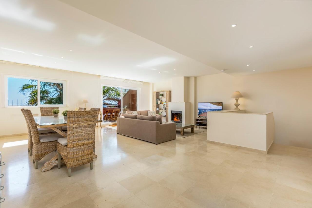 First Line Penthouse In Puerto With Seaviews Sotogrande