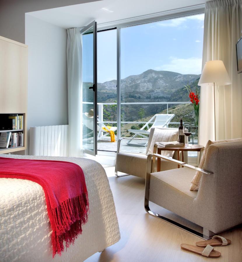 La Almunia Del Valle Hotel 3*