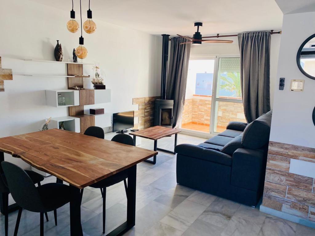 Encantador Atico Con Chimenea Y Piscina En Almeria *