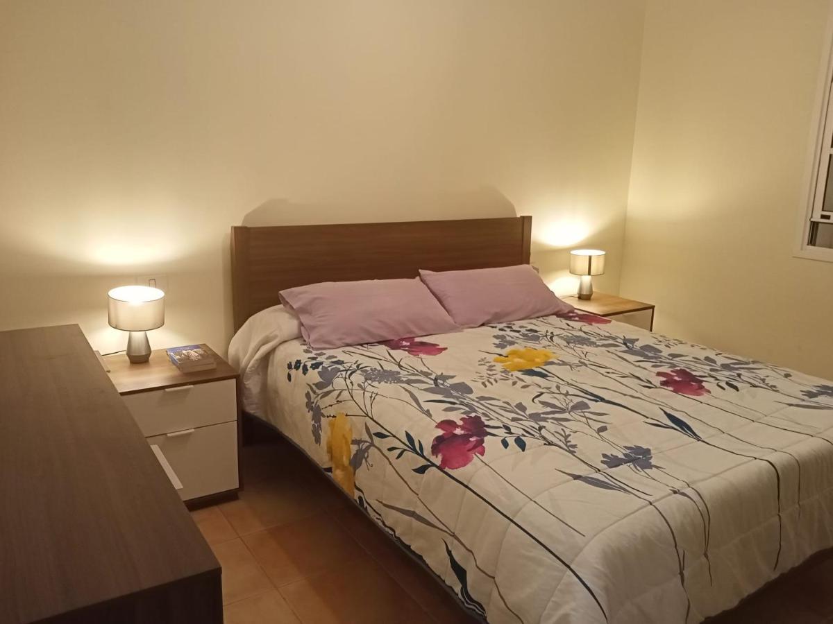 Cheerful 3 Bedroom Town House With Garage